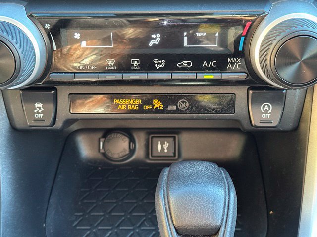 Used 2019 Toyota RAV4 LE w/ All Weather Liner Package AWD/4WD image 32