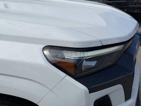 Certified 2024 Chevrolet Colorado LT w/ LT Convenience Package III AWD/4WD image 17