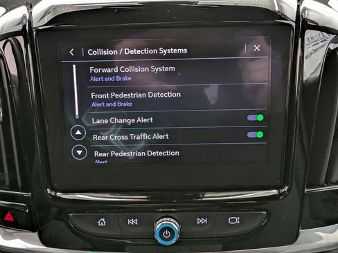 Used 2023 Chevrolet Traverse LT w/ Rear Camera Mirror Package AWD/4WD image 12