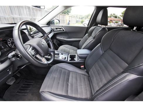 Used 2024 Mitsubishi Outlander SE FWD image 15
