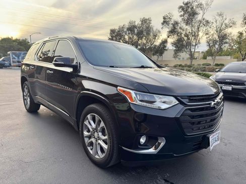 Used 2018 Chevrolet Traverse Premier w/ LPO, Black Accent Package image 8