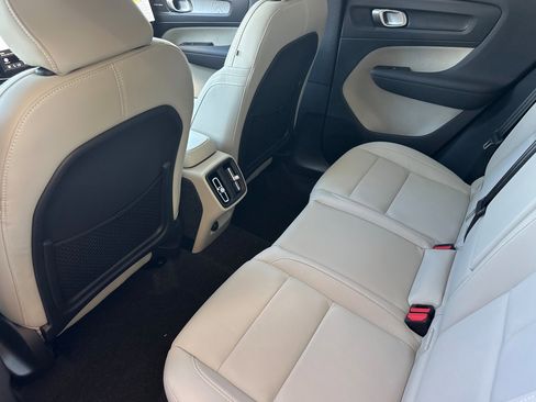 New 2026 Volvo XC40 B5 Ultra image 10