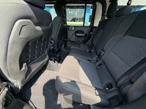Used 2021 Jeep Gladiator Mojave w/ Cold Weather Group image 27