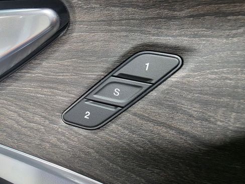 Used 2022 Jeep Grand Cherokee Overland AWD/4WD image 18