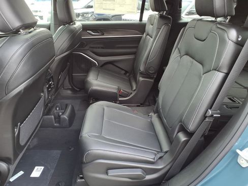 New 2026 Jeep Grand Cherokee L Limited AWD/4WD image 8