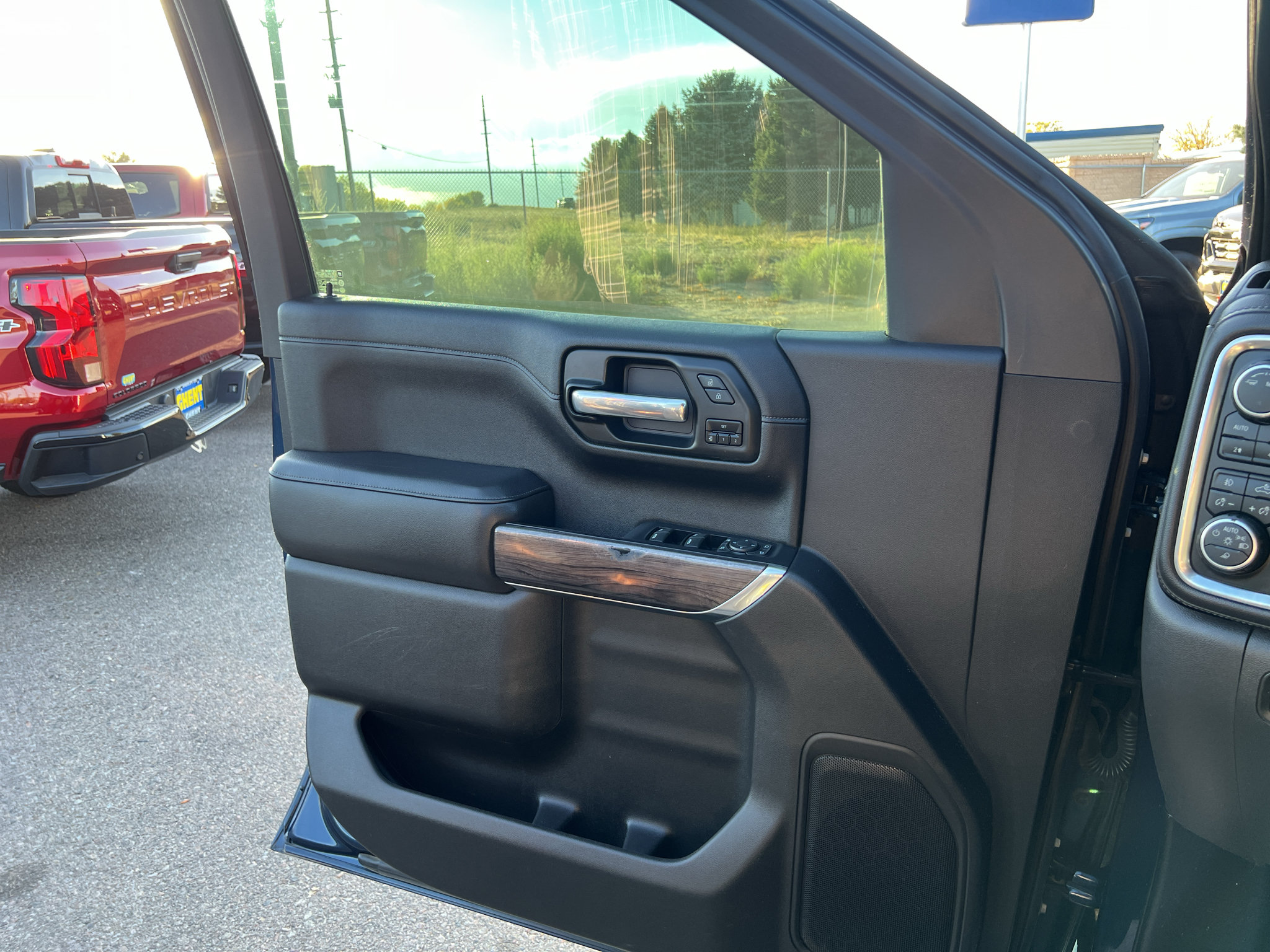 Used 2020 Chevrolet Silverado 1500 LTZ w/ LTZ Plus Package AWD/4WD image 22
