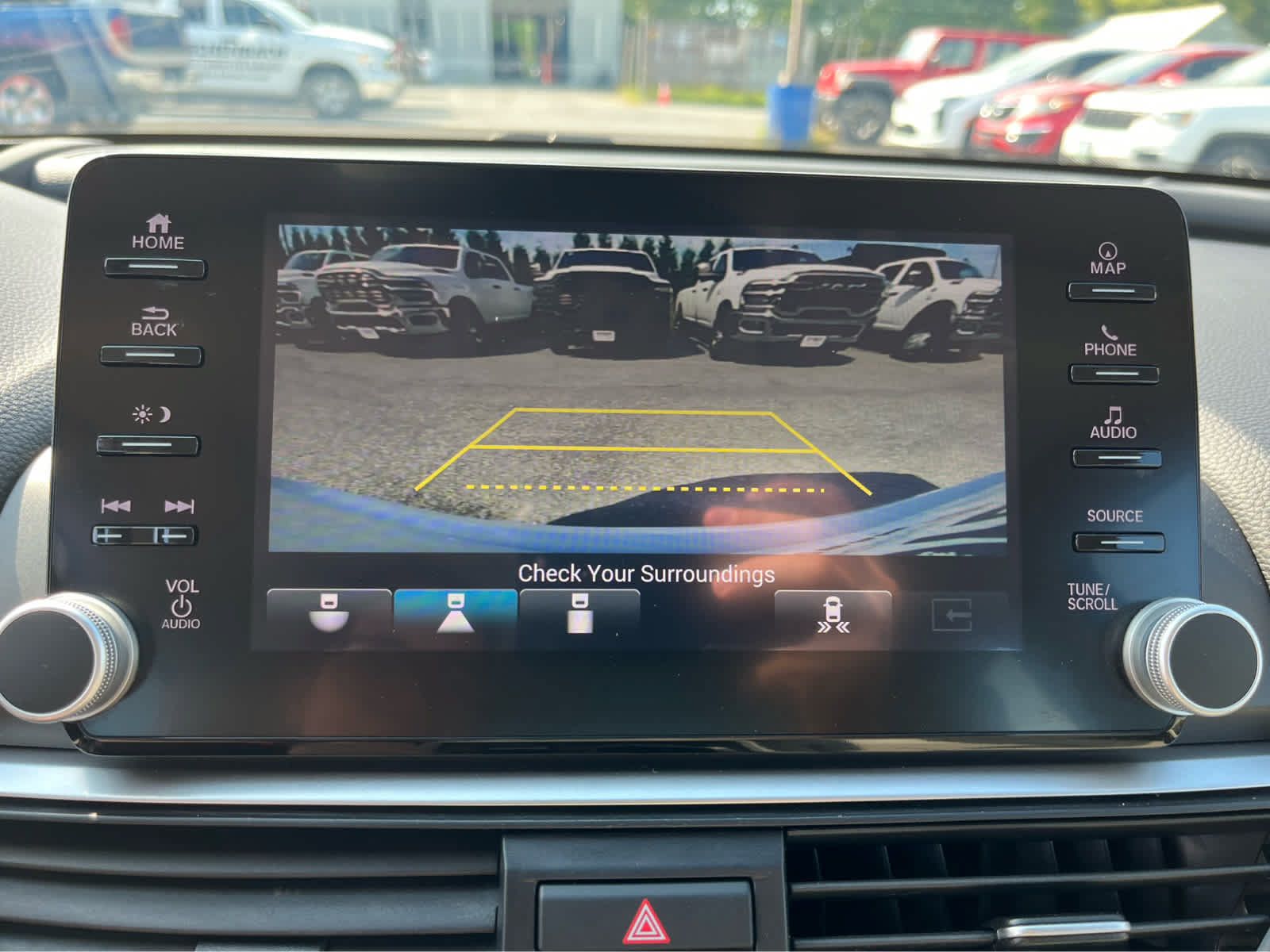 Used 2020 Honda Accord Touring image 17