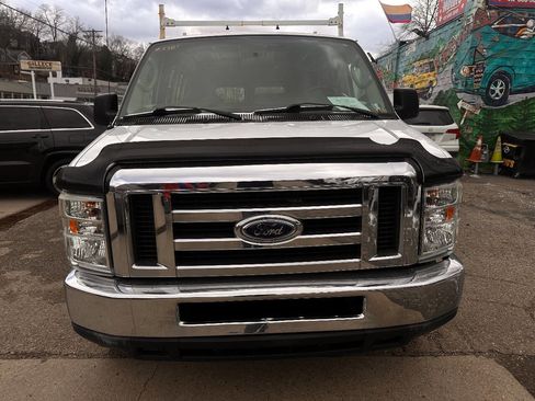 Used 2012 Ford E-250 and Econoline 250 w/ PWR Group image 2