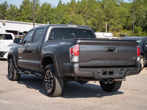 Used 2022 Toyota Tacoma TRD Sport w/ Technology Package RWD image 11