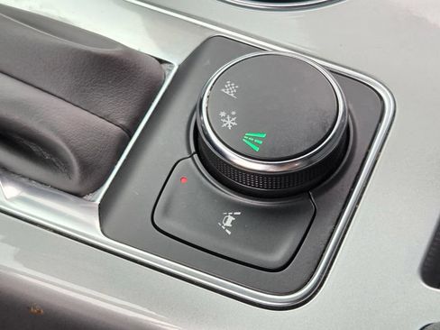 Used 2025 Chevrolet Blazer LT FWD image 26
