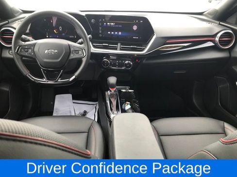 Certified 2025 Chevrolet Trax RS w/ Sunroof Package image 5