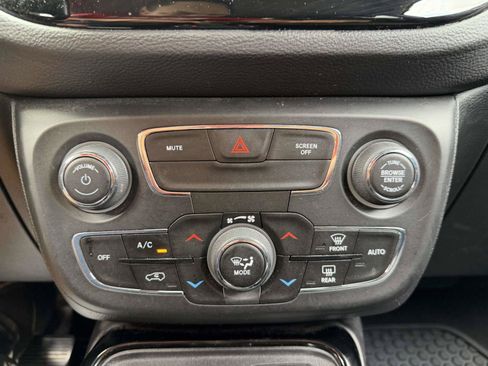 Used 2021 Jeep Compass Latitude AWD/4WD image 27