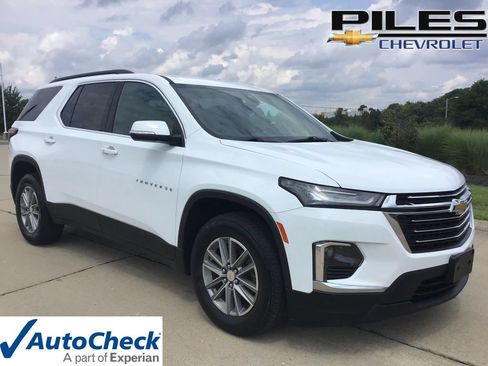 Used 2023 Chevrolet Traverse LT AWD/4WD image 1
