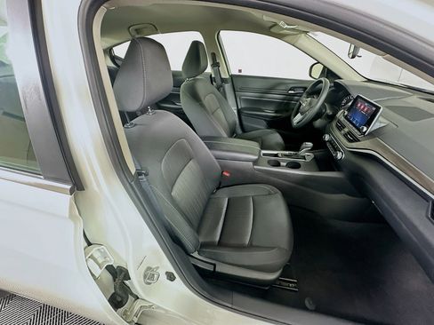 Used 2025 Nissan Altima 2.5 SV image 29