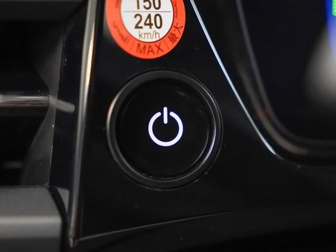 Certified 2025 Porsche Macan 4S Electric image 26