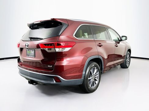 Used 2017 Toyota Highlander XLE FWD image 9