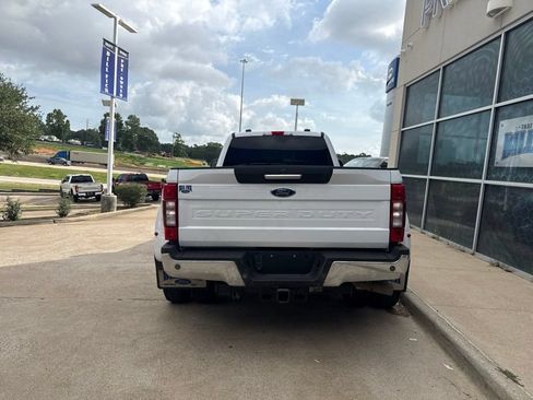 Used 2022 Ford F350 XLT w/ XLT Premium Package AWD/4WD image 6