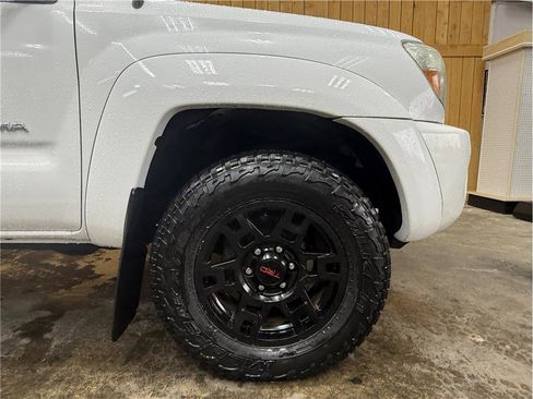 Used 2010 Toyota Tacoma 4x4 Double Cab image 4