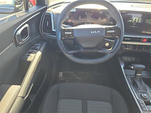 New 2026 Kia Sorento LX image 13