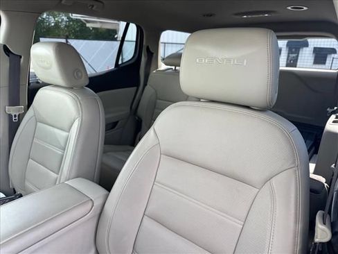Certified 2019 GMC Acadia Denali w/ Technology Package FWD image 24