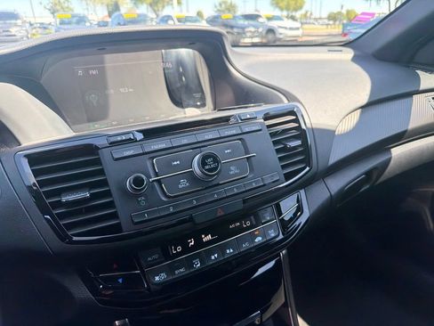 Used 2017 Honda Accord Sport image 10