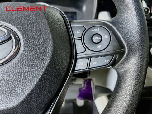 Used 2022 Toyota Corolla Cross L FWD image 16