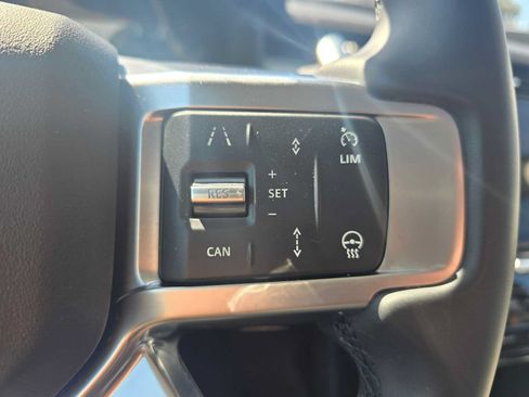Used 2025 Land Rover Discovery S AWD/4WD image 35