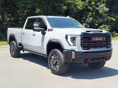 Used 2024 GMC Sierra 2500 AT4X AWD/4WD image 8