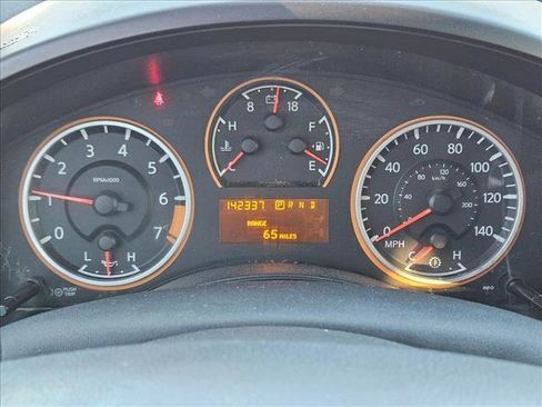 Used 2014 Nissan Titan SV w/ SV Value Truck Package image 10