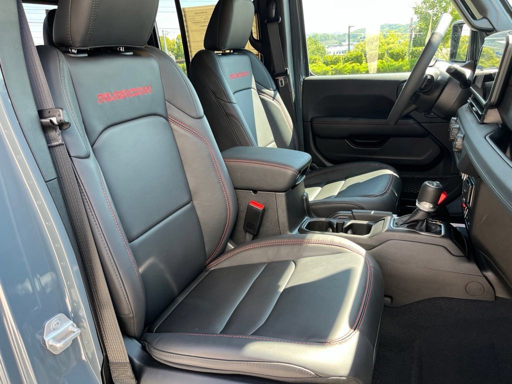 Used 2026 Jeep Gladiator Rubicon AWD/4WD image 29