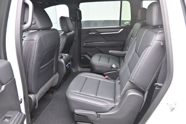 Used 2026 GMC Acadia Elevation w/ Elevation Premium Package FWD image 13