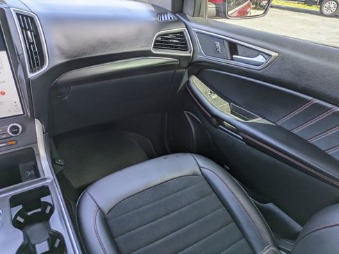 Used 2022 Ford Edge ST-Line image 18
