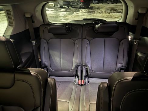 Used 2023 Jeep Grand Cherokee L Limited w/ Trailer Tow Group (B) image 25