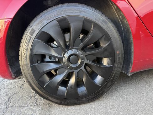 Used 2018 Tesla Model 3 Long Range image 29