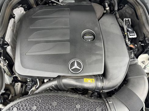 Used 2021 Mercedes-Benz GLC 300 4MATIC image 13