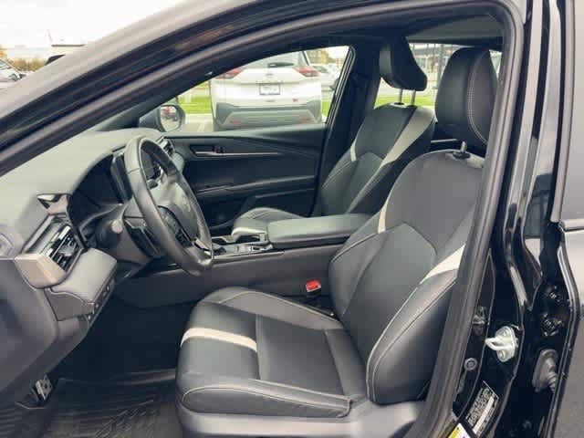 Used 2025 Toyota Camry SE w/ Convenience Package AWD/4WD image 14