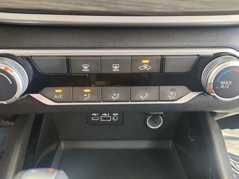Used 2024 Nissan Altima 2.5 SV FWD image 21