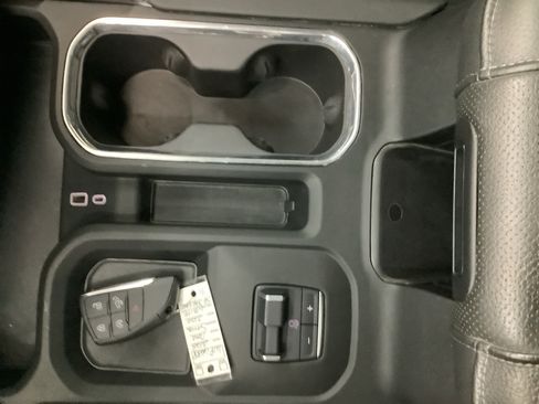 Used 2025 GMC Sierra 2500 Denali AWD/4WD image 20