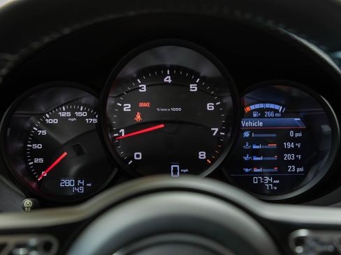 Used 2018 Porsche 718 Cayman RWD image 83