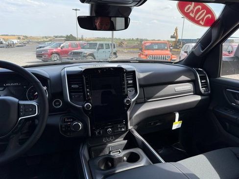 New 2026 RAM 1500 Big Horn AWD/4WD image 17