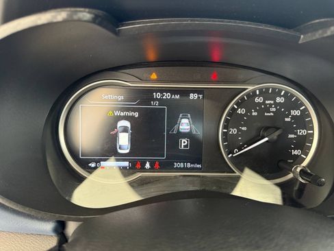 Used 2025 Nissan Versa SV FWD image 38