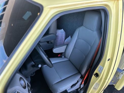 Used 2022 Ford E-450 and Econoline 450 Super Duty image 12