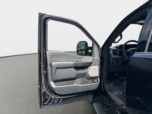 Used 2025 Ford F250 Platinum image 37