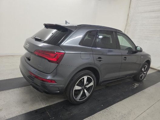 Used 2023 Audi Q5 2.0T Premium Plus w/ Premium Plus Package AWD/4WD image 2