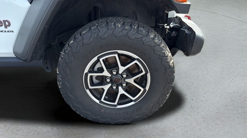 Used 2025 Jeep Wrangler Unlimited Rubicon AWD/4WD image 13