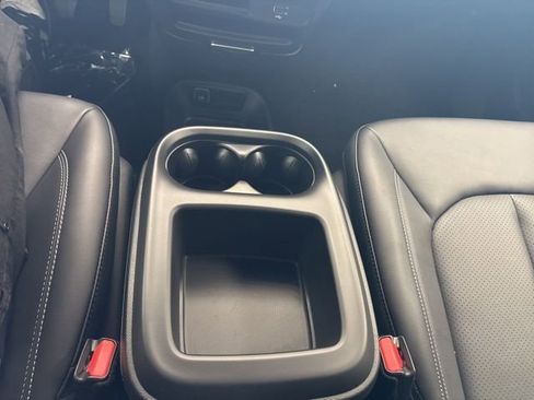 New 2026 Chrysler Pacifica Select AWD/4WD image 40