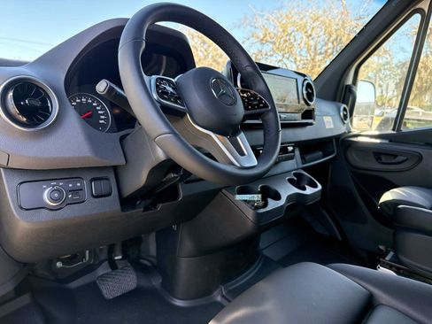 Used 2024 Mercedes-Benz Sprinter 144 Cargo image 21