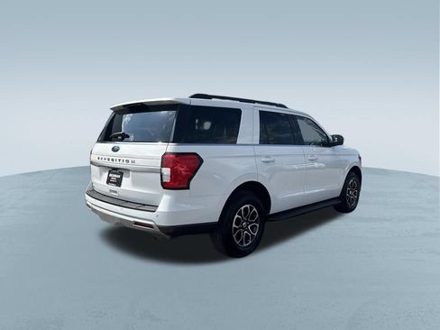 Used 2024 Ford Expedition XLT AWD/4WD image 8