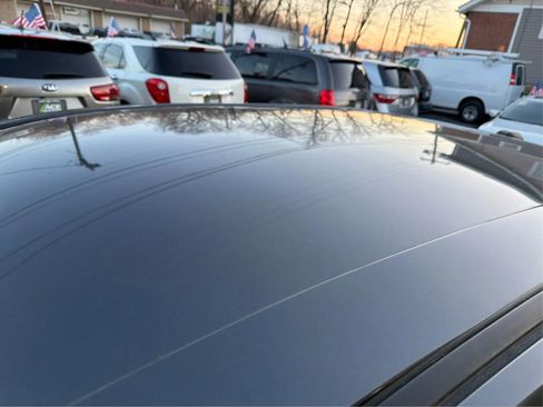 Used 2018 Ford Taurus SE image 11