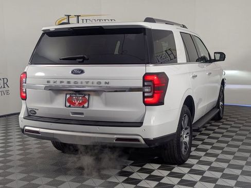 Used 2024 Ford Expedition Limited image 7